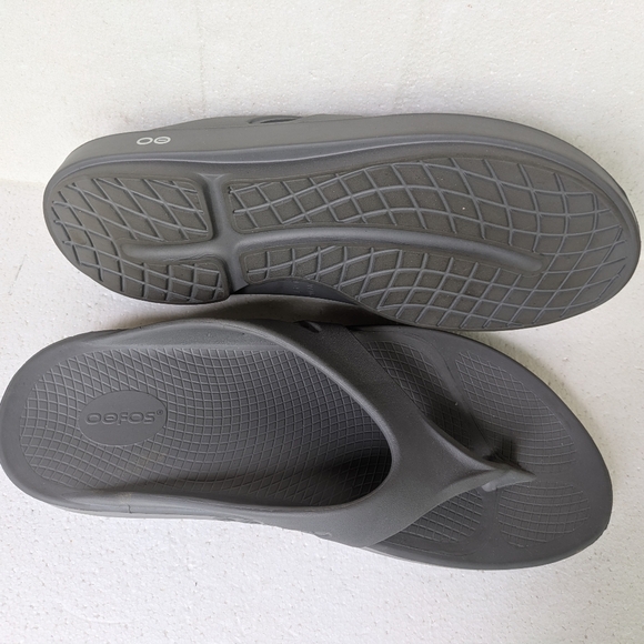 *NEW* Oofos Ooriginal Thong Sandals - Picture 4 of 7